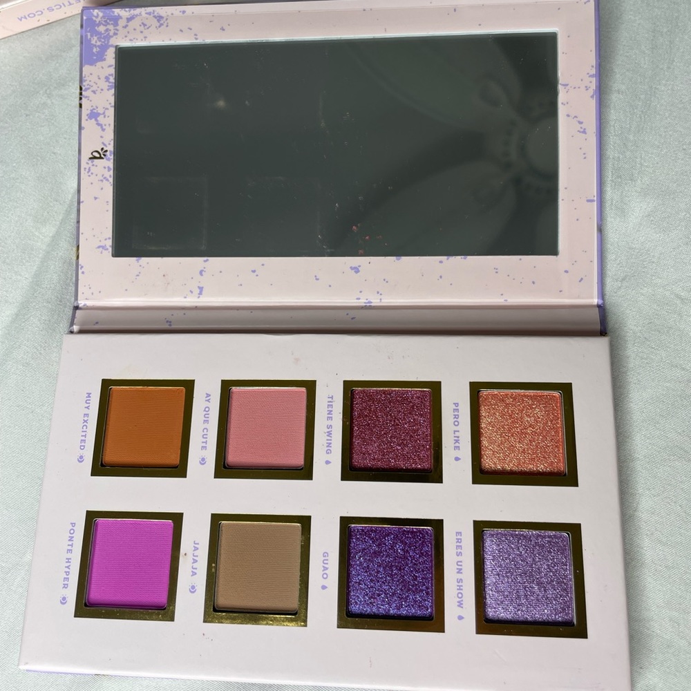 Alamar “Spanglish” eye shadow
